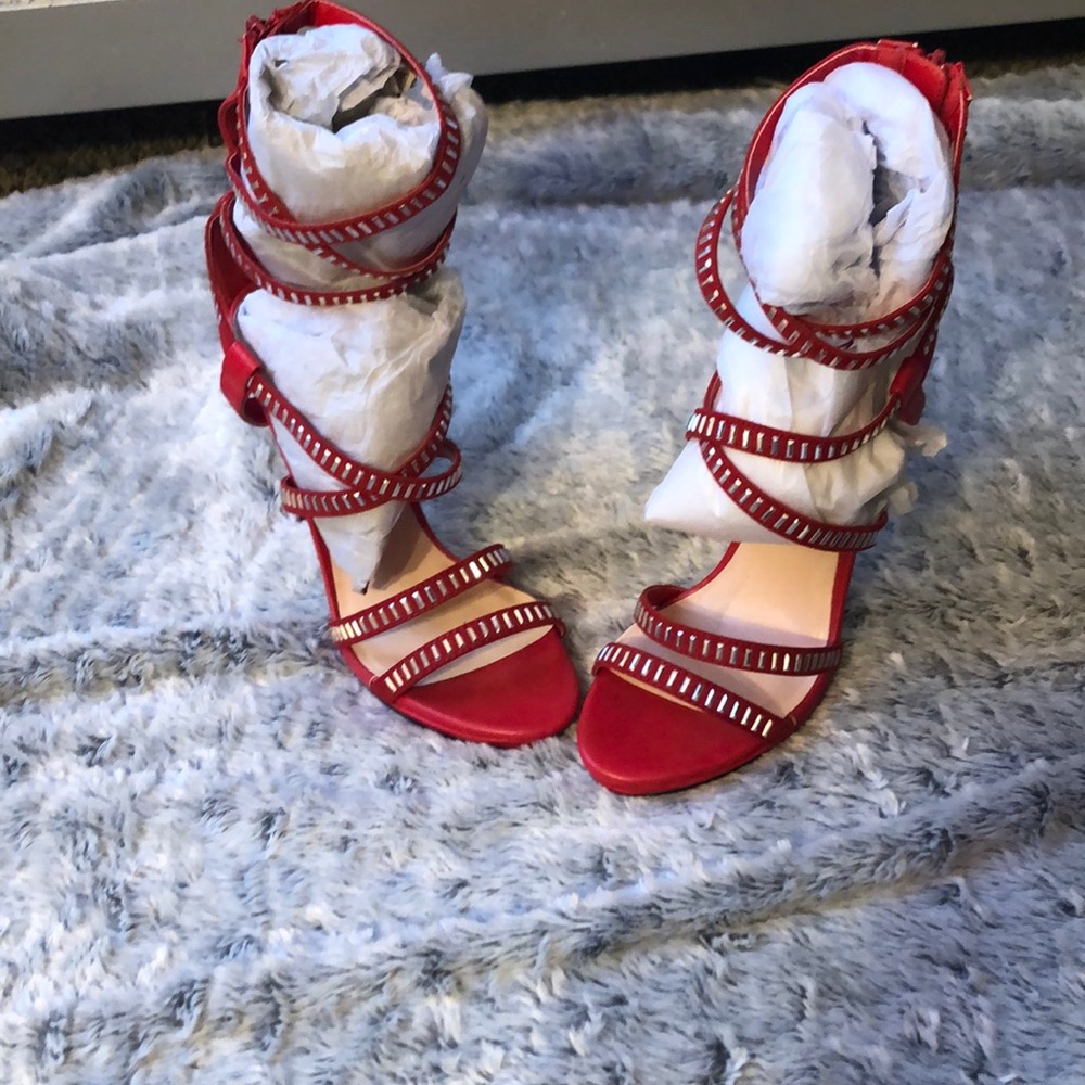 Heels - Picture 2 of 6